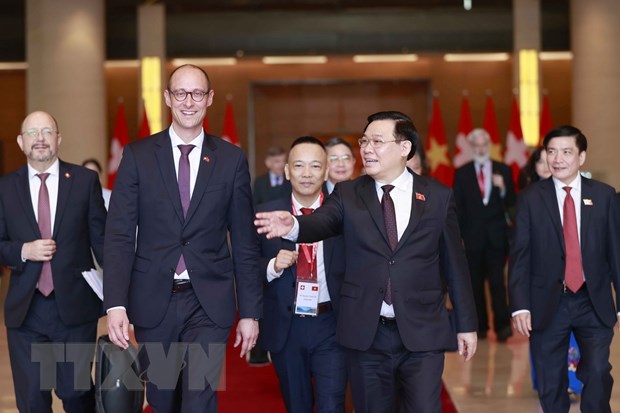 Presidente del Consejo Nacional Suizo concluye exitosa visita de trabajo a Vietnam
