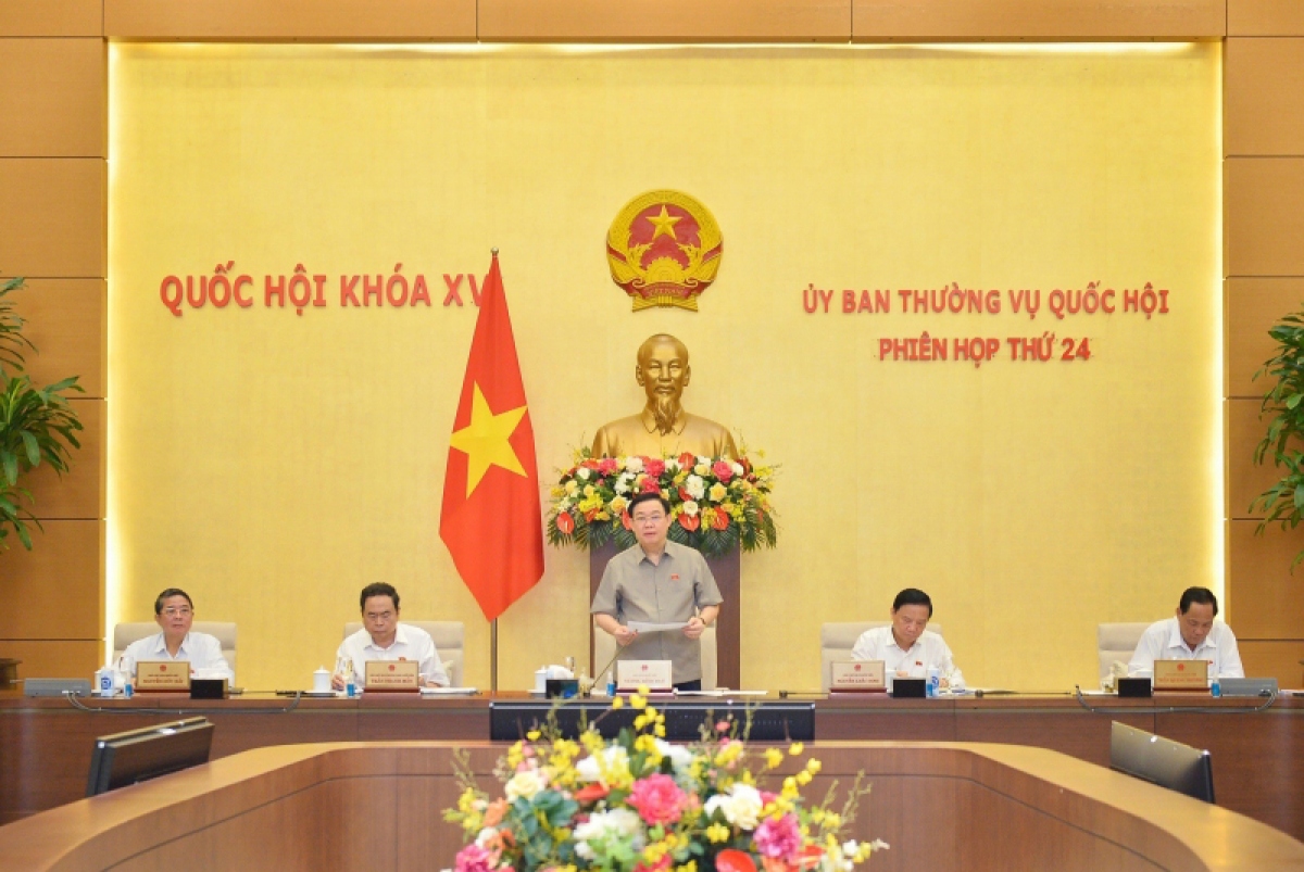 Sesiona la 24.ª reunión del Comité Permanente del Parlamento de Vietnam