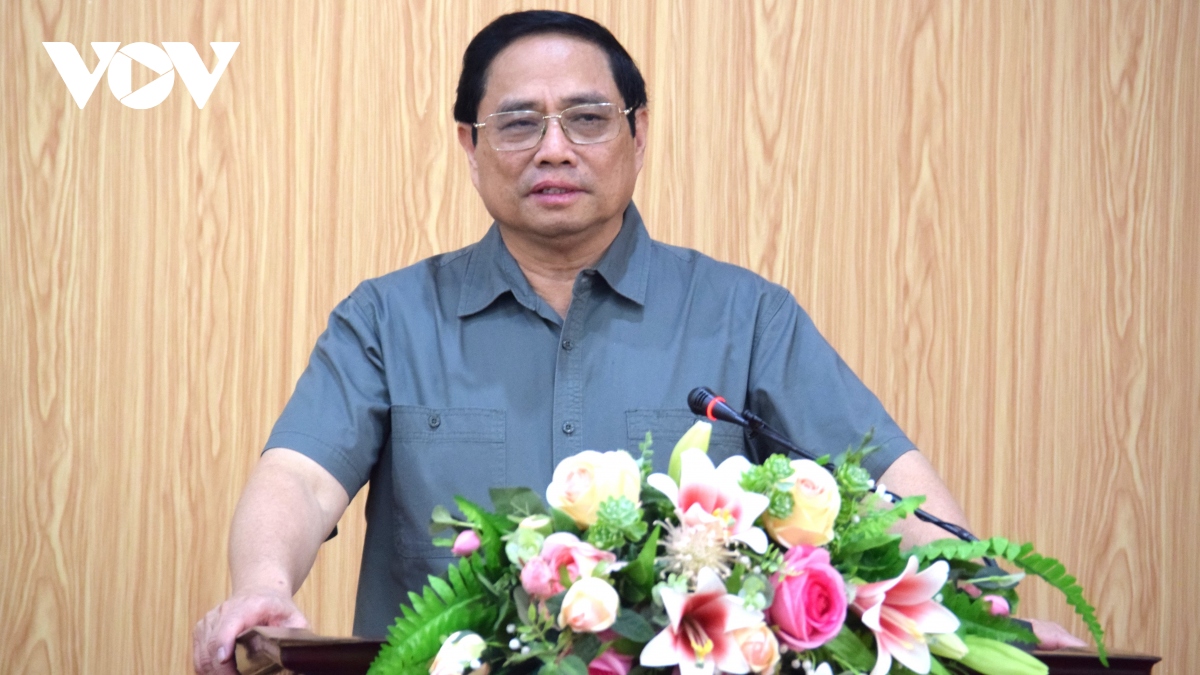 Primer Ministro trabaja con dirigentes claves de Bac Kan