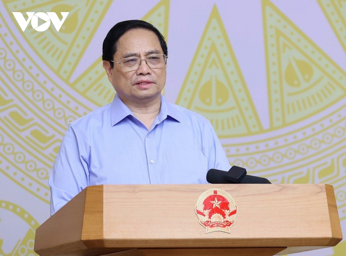 Premier vietnamita: urge a crear avances para acelerar la reforma administrativa