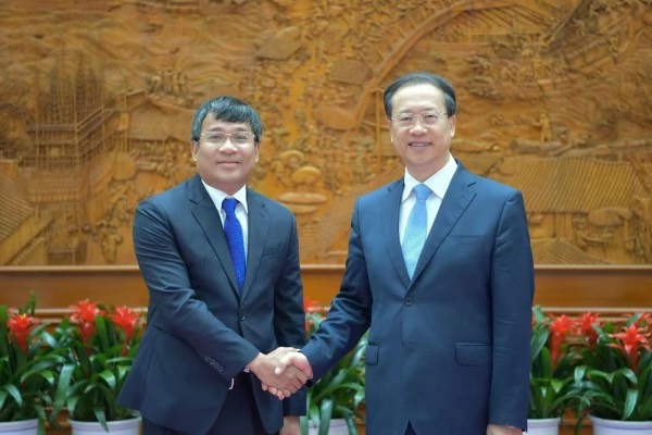 Vietnam y China abogan por trabajar juntos para controlar desacuerdos en el mar