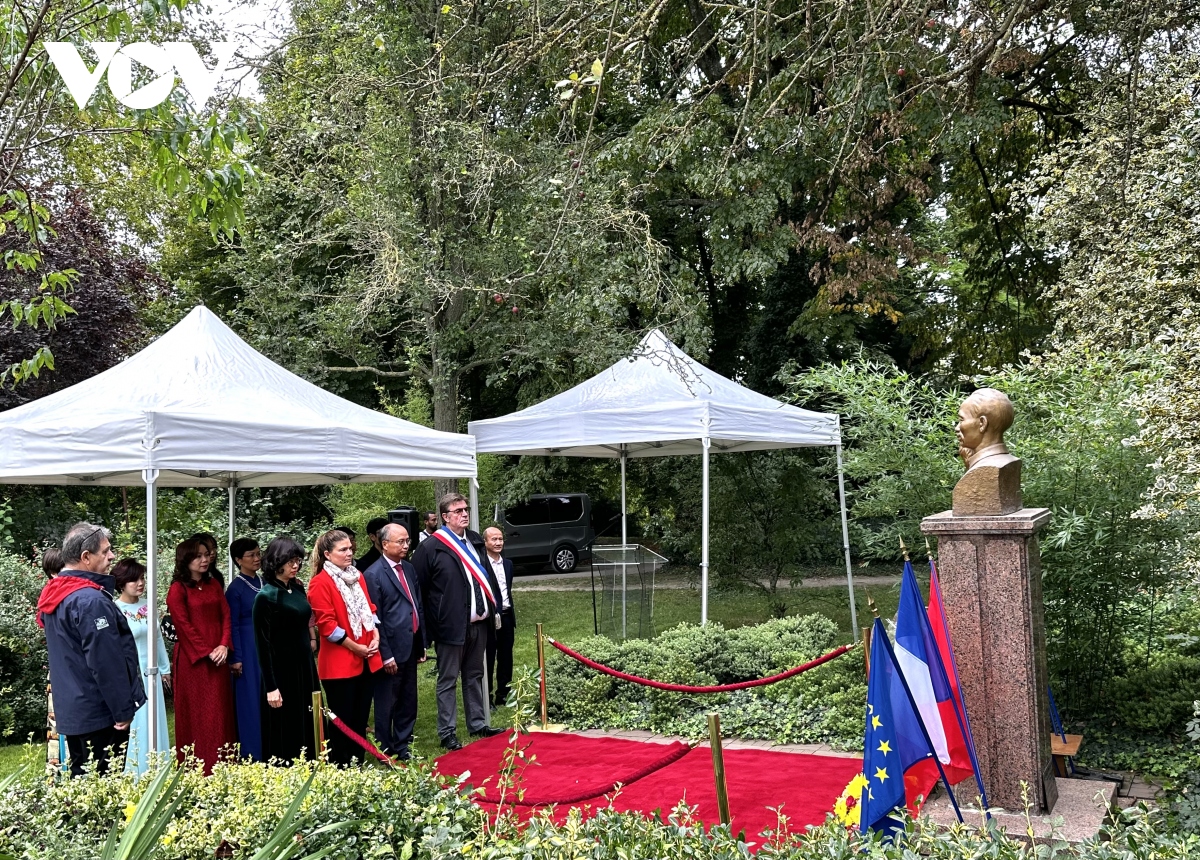 Efectúan numerosas actividades de conmemoración en el extranjero por Día Nacional de Vietnam