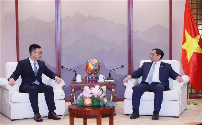 Premier vietnamita recibe a líderes de corporaciones chinas de tecnología, energía e infraestructura