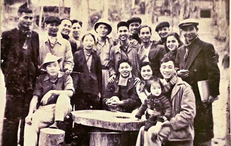 Promueven tradición patriótica de la tierra revolucionaria de Kim Binh