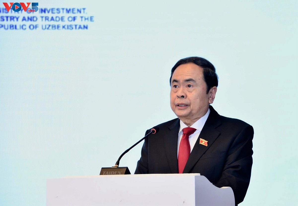 Jefe del Parlamento asiste al Foro Empresarial Vietnam - Uzbekistán