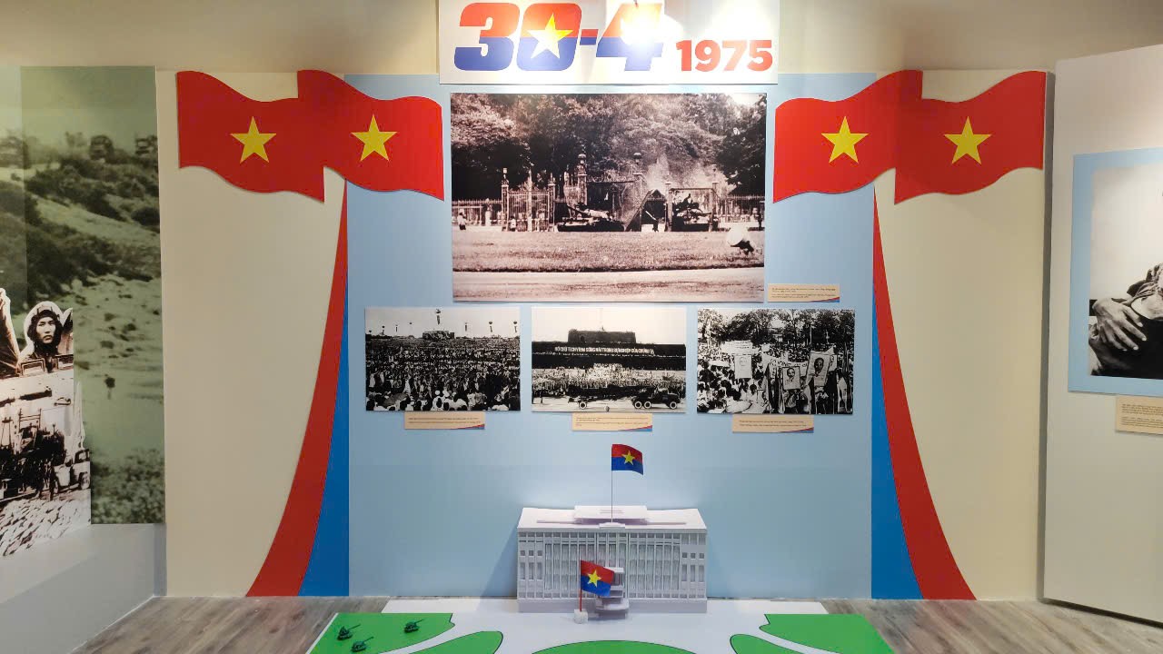 Arranca exposición en conmemoración del 50.º aniversario de la Reunificación de Vietnam