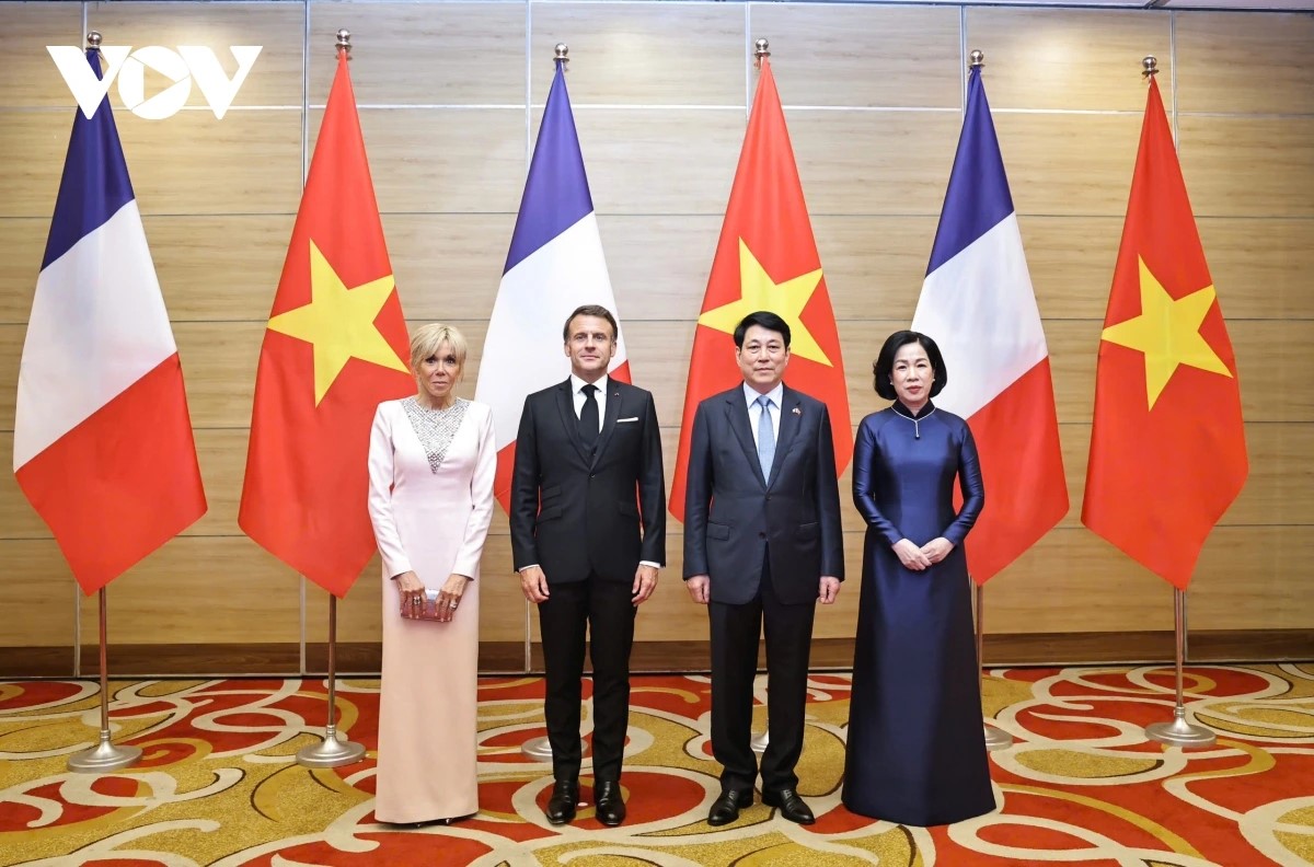 El presidente vietnamita ofrece banquete de Estado en honor de su homólogo francés