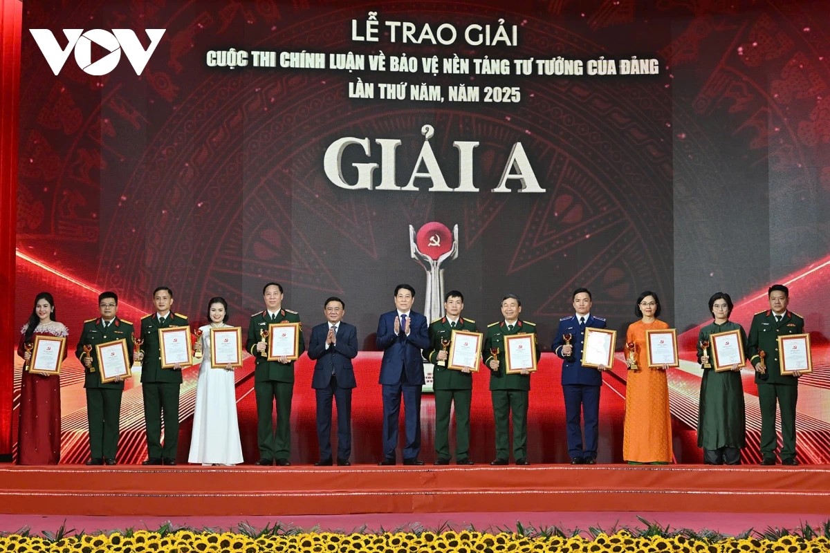 Premian a ganadores del V Concurso sobre protección de la base ideológica del PCV 2025