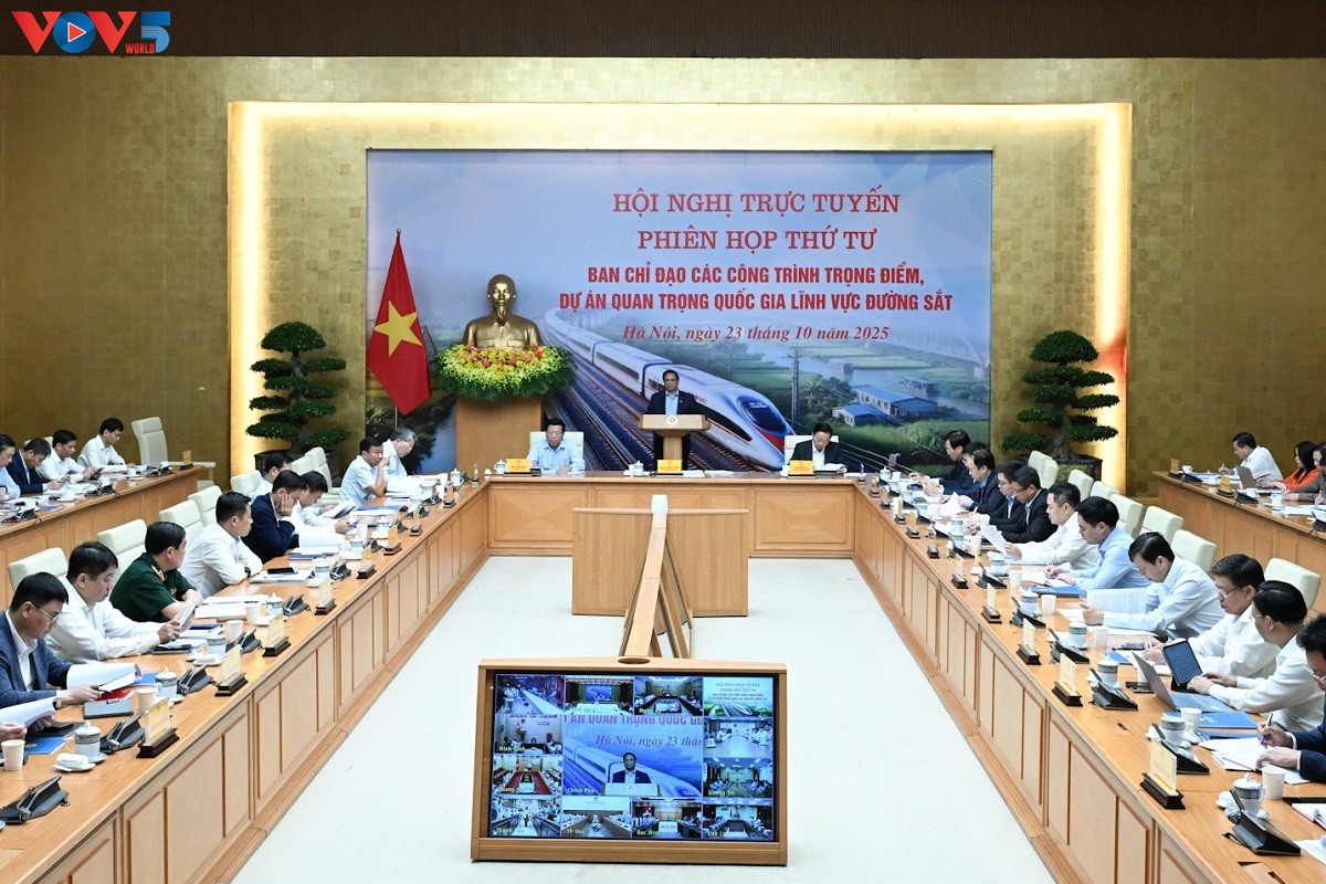 Primer Ministro de Vietnam preside una reunión para acelerar los proyectos ferroviarios