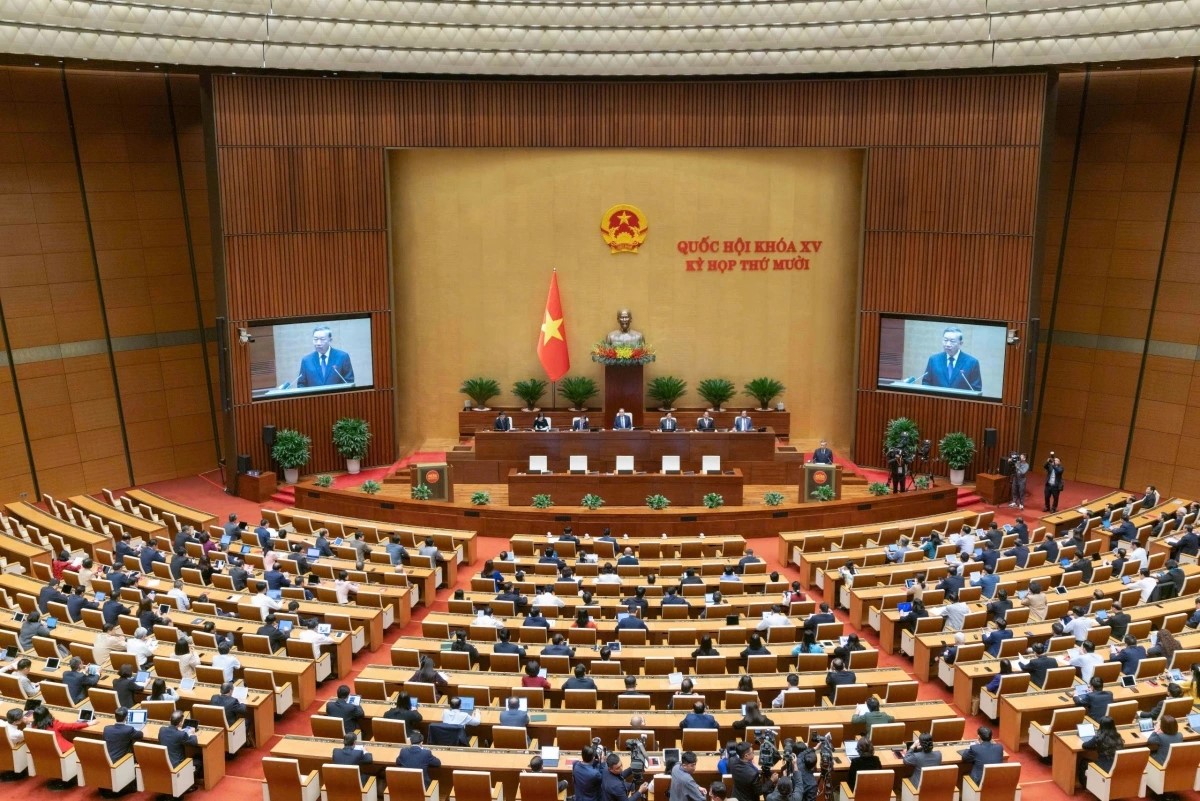 Líder vietnamita reafirma la importancia de colocar a la población en el centro de las políticas