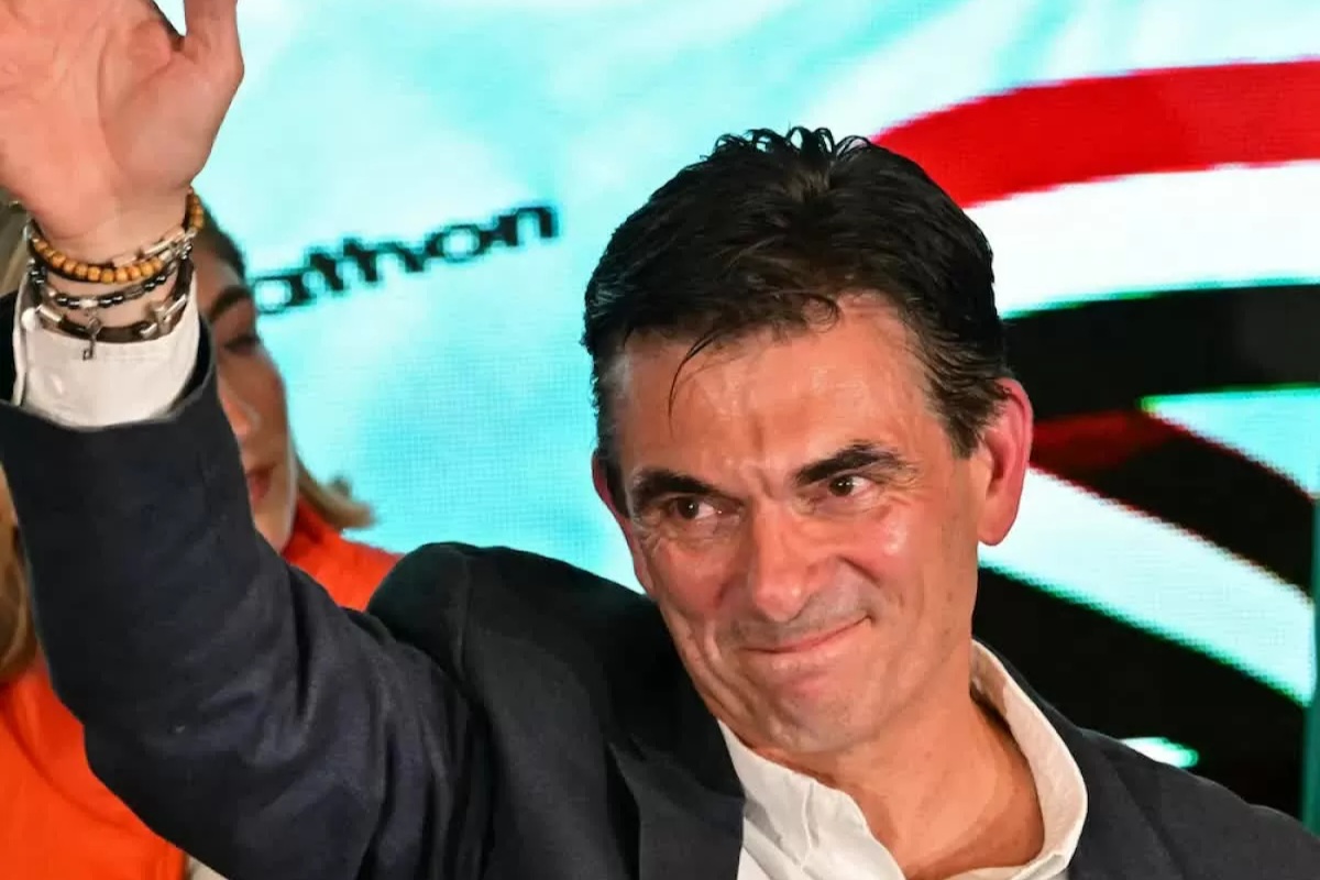 Presidente electo de Bolivia asume el cargo y promete restaurar el prestigio nacional