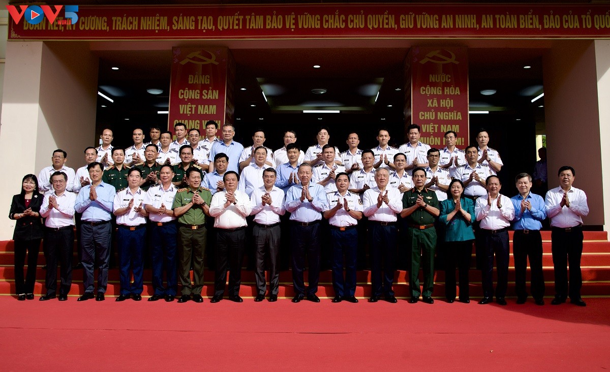 Líder del  Partido Comunista de Vietnam se reúne con el Mando de la Región 4 de la Guardia Costera