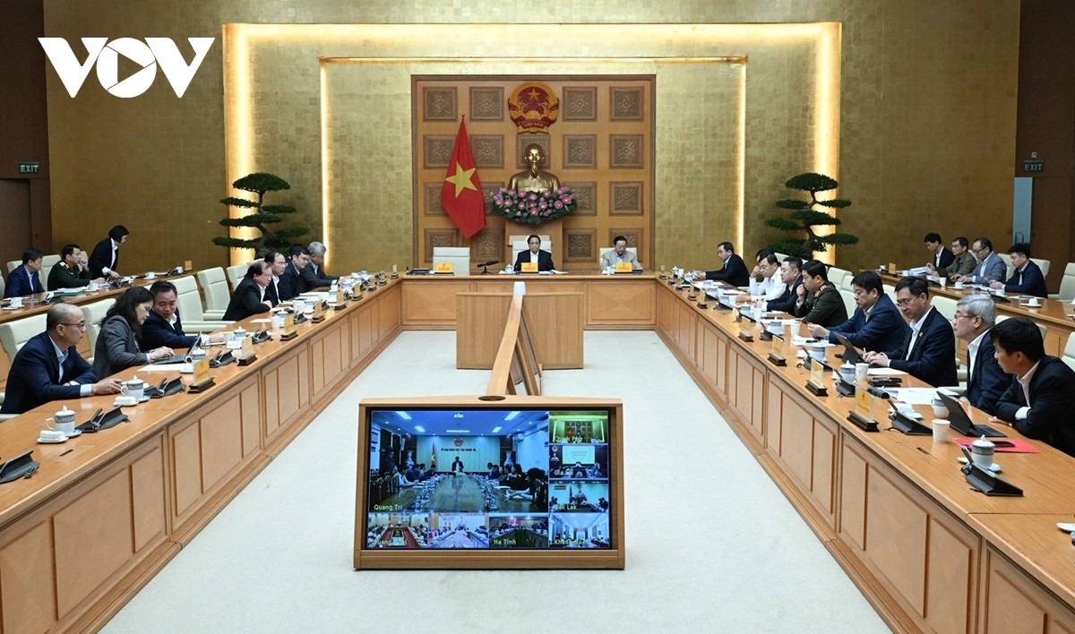 Primer Ministro de Vietnam urge acelerar la campaña Quang Trung a favor de compatriotas afectados por inundaciones