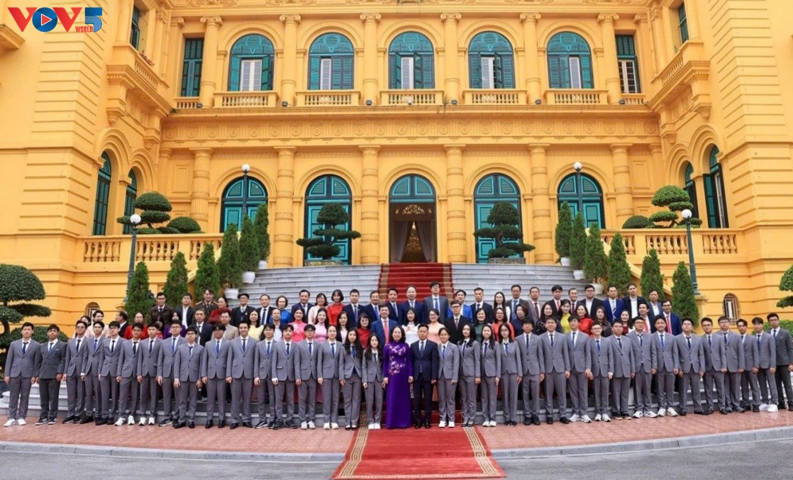 Vietnam honra a estudiantes ganadores de Olimpiadas