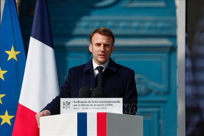 Presidente francés insta a la UE a aumentar la inversión en sectores estratégicos