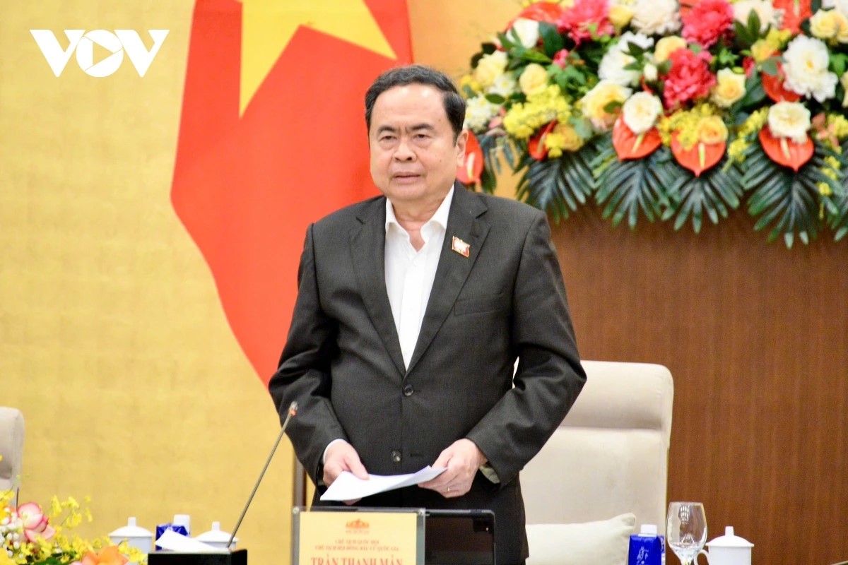 Presidente del Parlamento vietnamita destaca lecciones decisivas para unas elecciones transparentes y democráticas