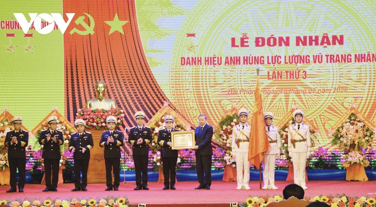 La Armada Popular de Vietnam recibe por tercera vez el título de Héroe de las Fuerzas Armadas Populares
