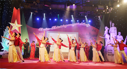 65. Jahrestag der vietnamesischen Kriegsinvaliden und gefallenen Soldaten