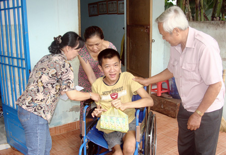 Zahlreiche Wohltätigkeiten für Agent-Orange-Opfer