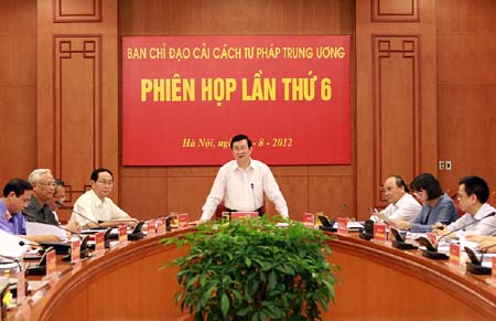 Staatspräsident Truong Tan Sang leitet die Sitzung zur Justizreform