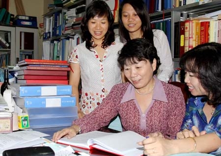 Förderung der Frauen bei Industrialisierung und Modernisierung des Landes