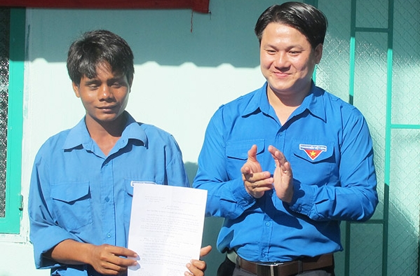 Ein herausragender Junge aus der Volksgruppe Cham