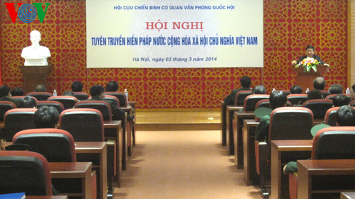 Verstärkte Aufklärung über Verfassung von 2013