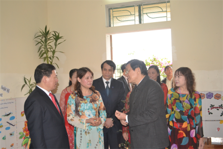 Staatspräsident Truong Tan Sang führt seine Arbeit in der Provinz Nghe An fort