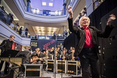Landes-Jugendjazzorchester Bayern bringt den vietnamesischen Jazz-Anhängern neue Atmosphäre