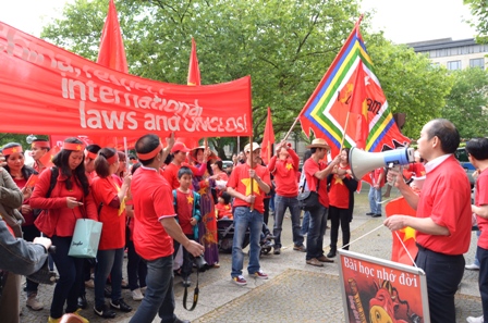 Vietnamesen in Deutschland protestieren gegen illegale Verankerung der chinesischen Bohrinsel
