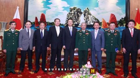 Vizeverteidigungsminister empfängt die Delegation des parlamentarischen Sicherheitsrats Japans