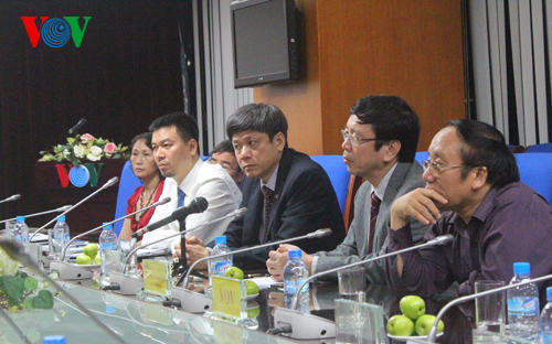 VOV-Intendant Nguyen Dang Tien empfängt die Delegation des kubanischen Journalistenverbandes