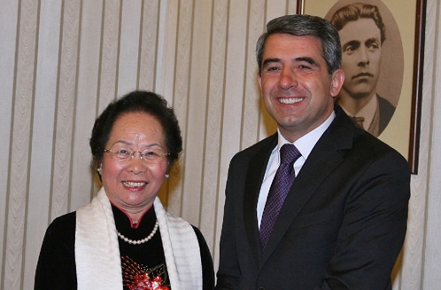 Vizestaatspräsidentin Nguyen Thi Doan empfängt den bulgarischen Präsidenten Rosen Plewneliew