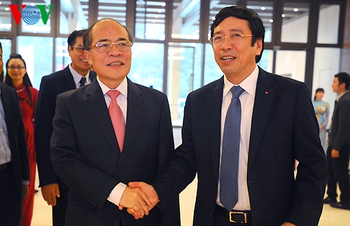 Parlamentspräsident: Radiosender VOV engagiert sich für Eingliederung und Entwicklung des Landes