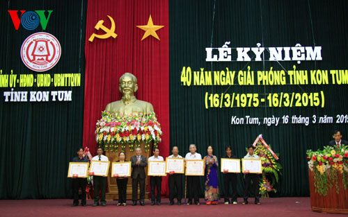 Feier zum 40. Jahrestag der Befreiung der Provinz Kon Tum