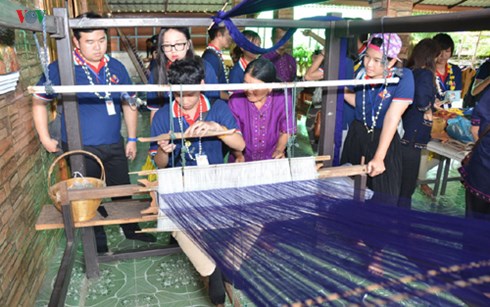 Kulturaustausch zwischen Jugendlichen aus Vietnam und Thailand