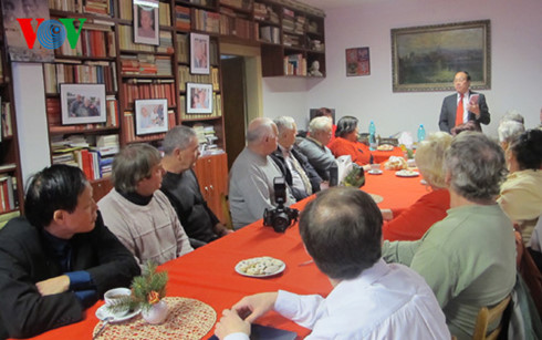 Seminar über die 30jährige Doi Moi-Politik Vietnams in Tschechien