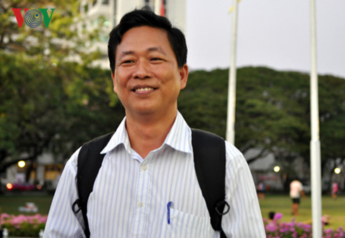 Parteimitglieder im Ausland verfolgen den 12. Parteitag aufmerksam