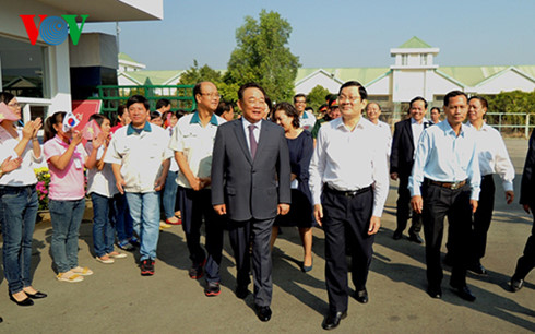 Neujahrsaktivität: Staatspräsident Truong Tan Sang besucht Provinz Tay Ninh