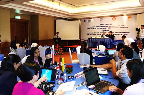 Geschlechtsfrage in der Politik für Arbeit und Erwerbstätigkeit einführen