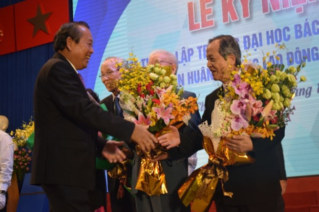 Vizepremierminister Truong Hoa Binh zu Gast beim 60. Gründungstag der TU in Ho Chi Minh Stadt