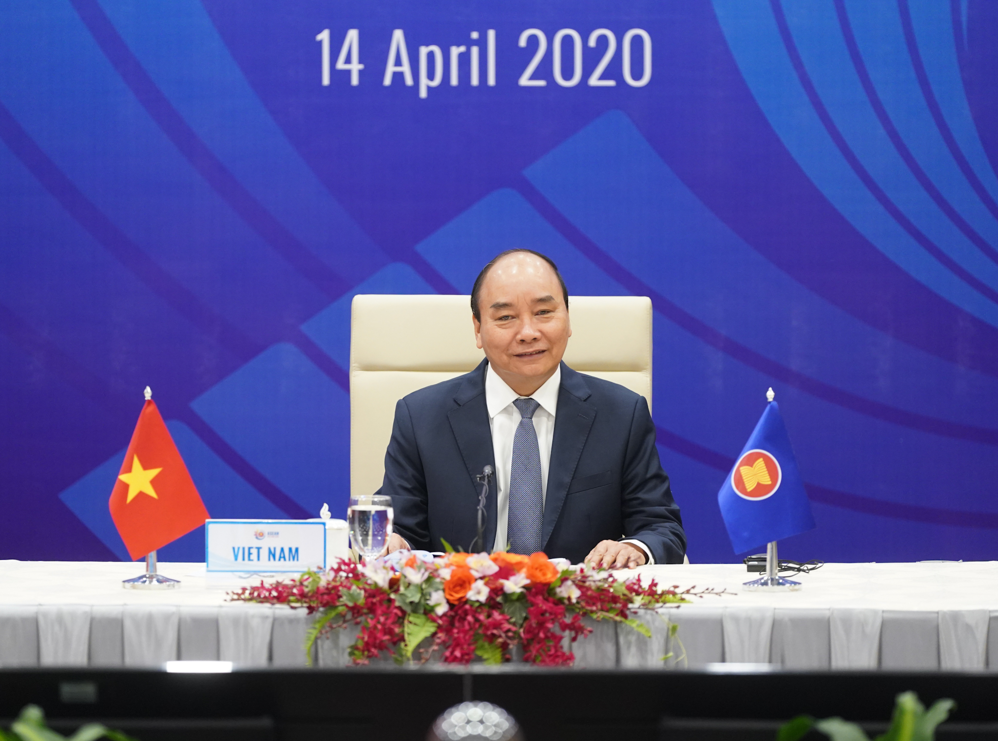 Premierminister Nguyen Xuan Phuc: ASEAN halten zusammen bei der Bekämpfung der Covid-19