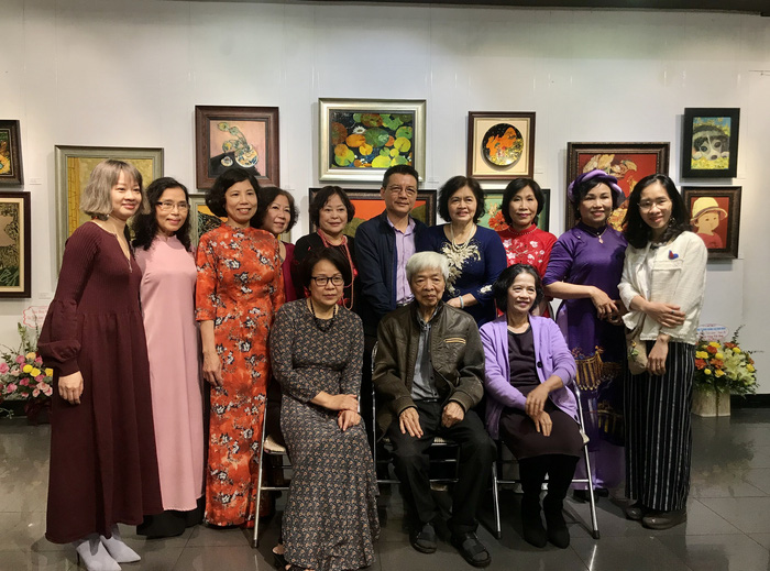 Feminine Eigenschaft in Ausstellung „Wegen der Leidenschaft“