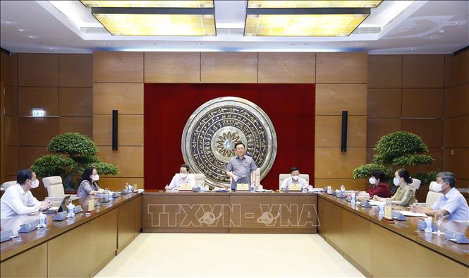 Parlamentspräsident Vuong Dinh Hue fordert frühe Gesetzgebung