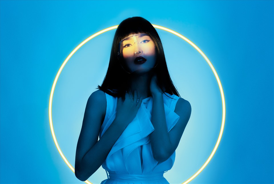 Fotos der drittplatzierten Schönheitskönigin Phuong Anh zur Ermutigung der Covid-19-Bekämpfung