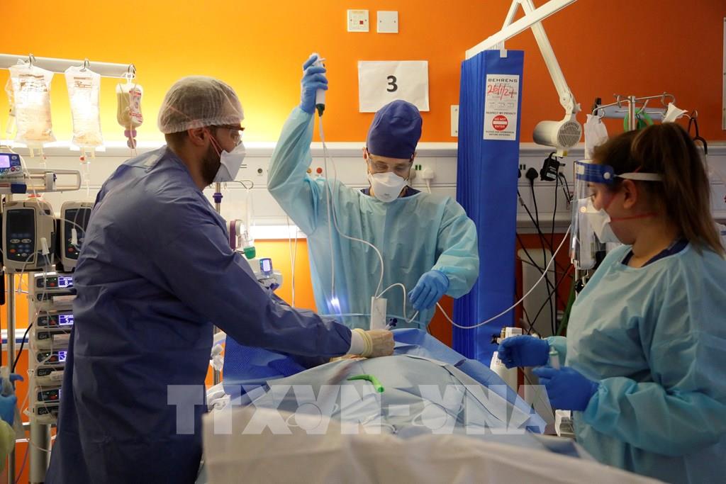 Die Zahl der Infizierten mit Delta-Variante in Krankenhäusern ist doppelt so hoch wie Infizierte mit der Alpha-Variante