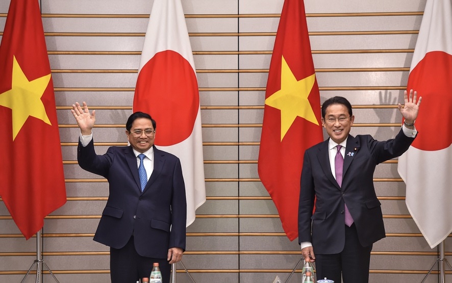 Premierminister Pham Minh Chinh trifft japanische Spitzenpolitiker