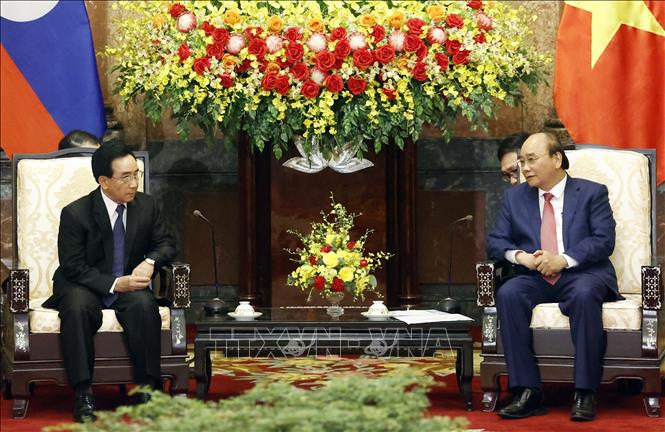 Staatspräsident Nguyen Xuan Phuc empfängt den laotischen Premierminister