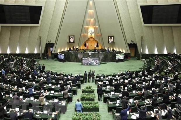 Iranisches Parlament unterstützt die Rückkehr zu Atomabkommen mit sechs Bedingungen