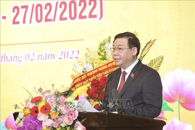 Parlamentspräsident Vuong Dinh Hue besucht Krankenhaus Viet Duc